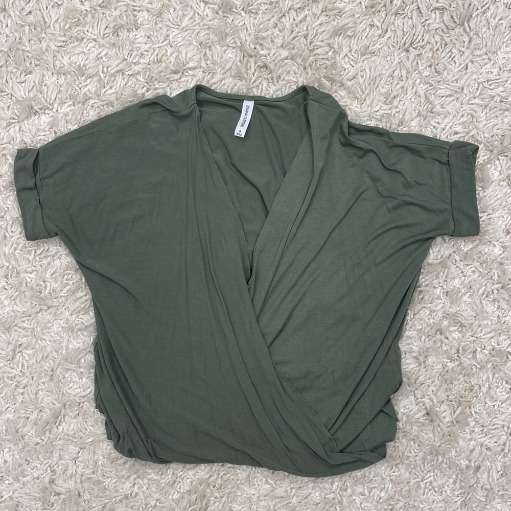 Army green shirt sleeve tee